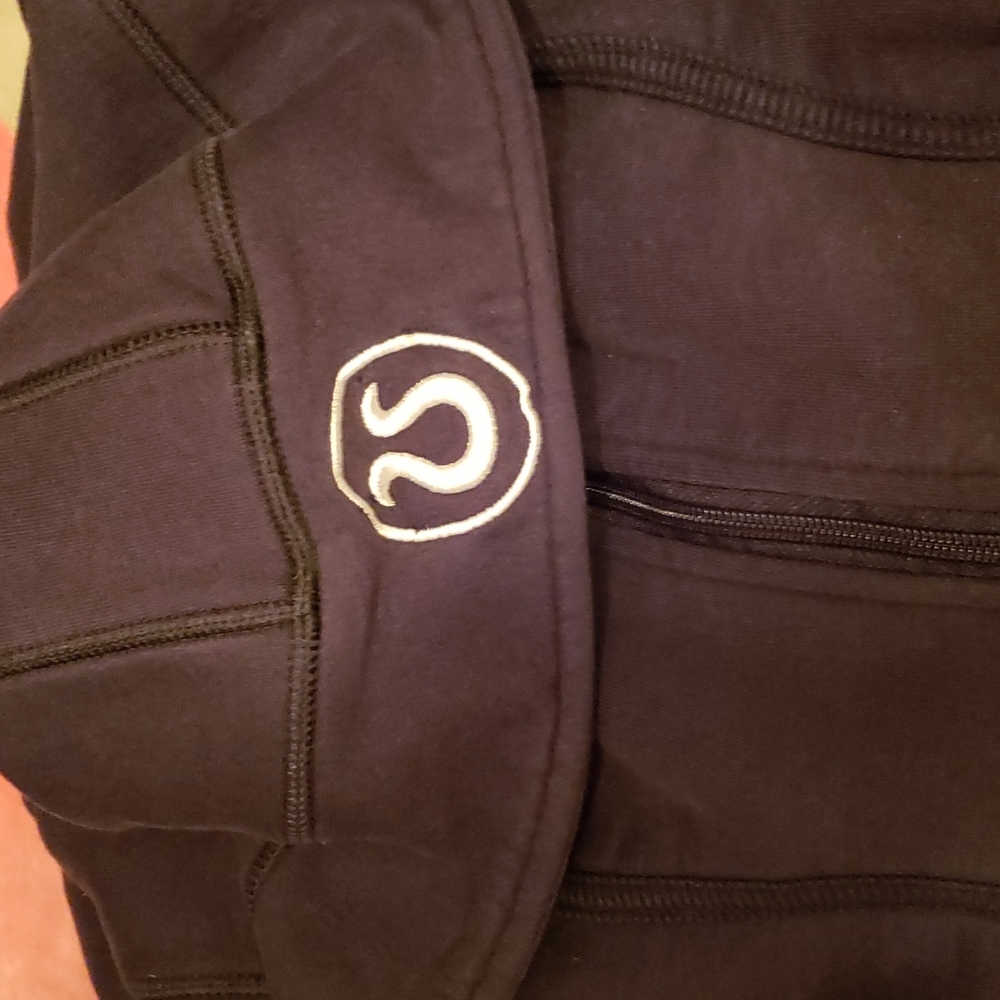 Lululemon sweater size 4